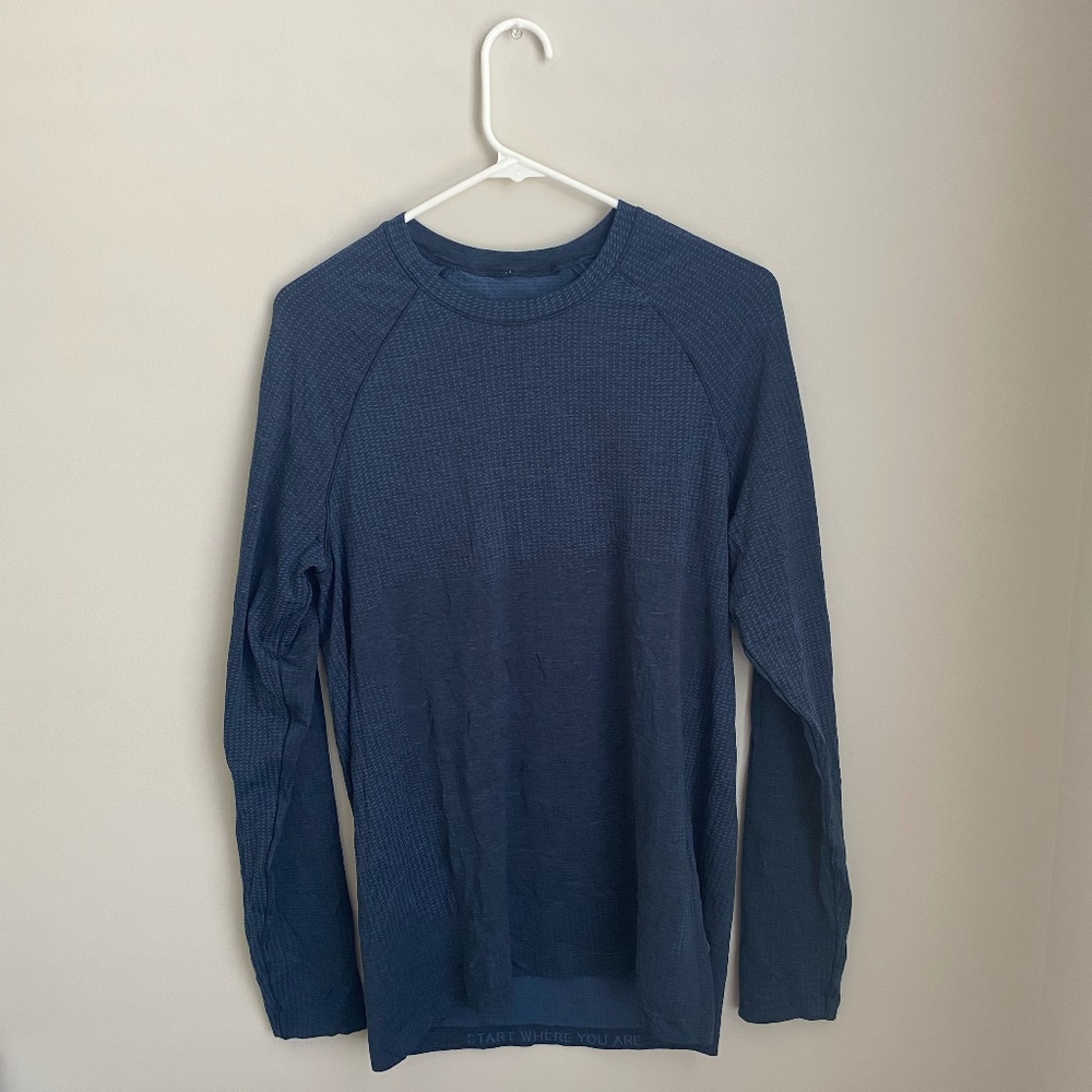Lululemon Athletica Navy Long Sleeve - Men's Large